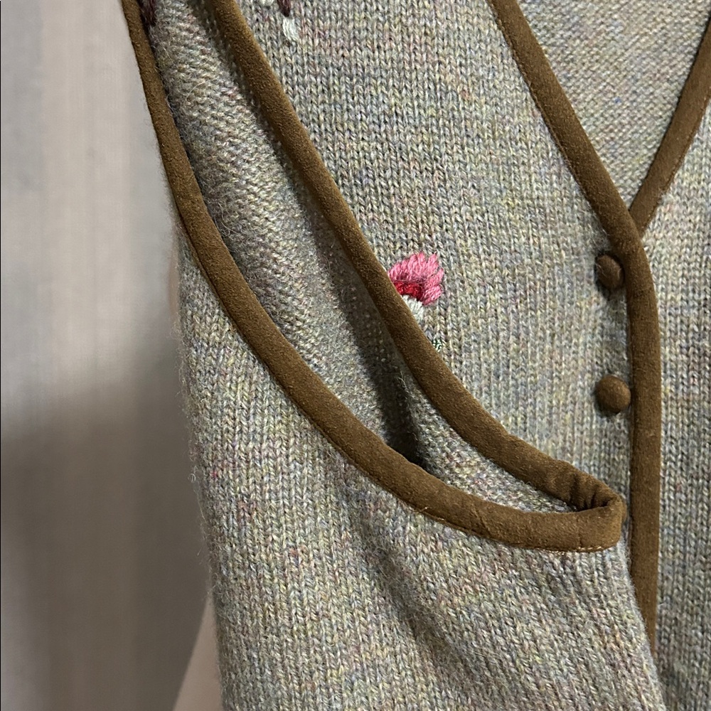 Vintage Susan Bristol hand embroidered floral wool sweater vest size 1 W - Picture 17 of 17